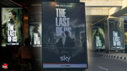 Montage de plusieurs panneaux publicitaires pour la série The Last of Us de HBO.